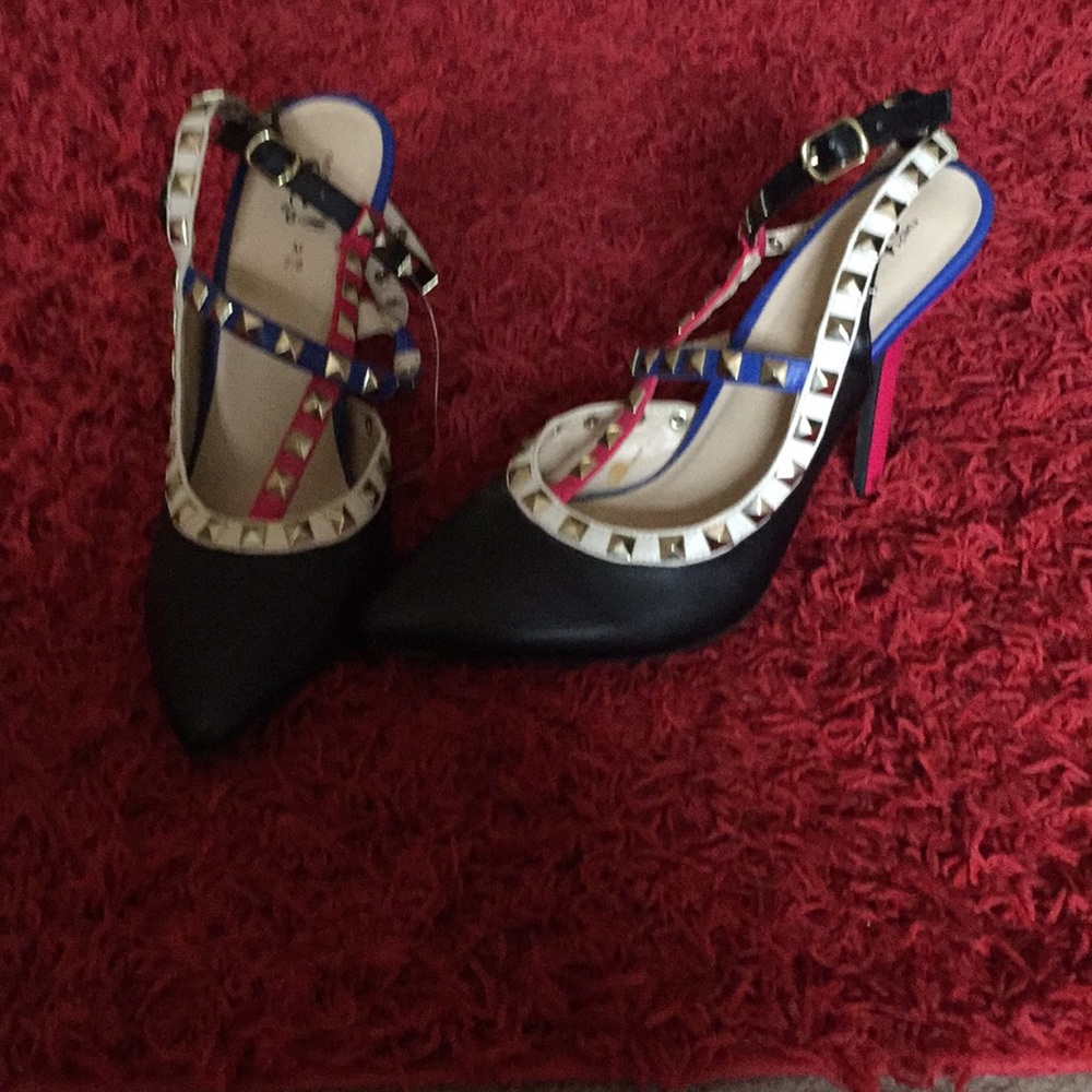Fabulous pair of pumps. Worn once$13